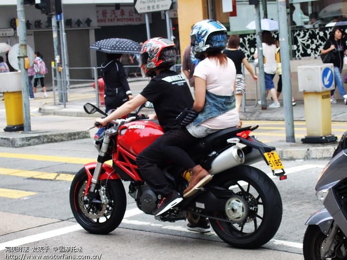 去广州,香港旅游遇到的警用摩托车,宝马很靓