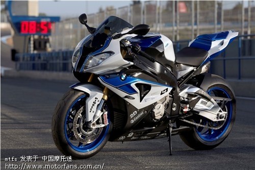 速度超快的宝马摩托车 bmw hp4