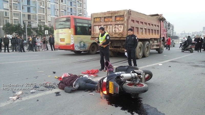 论坛 69 摩托车论坛 69 跨骑车论坛 69 [注意安全啊]大货车和