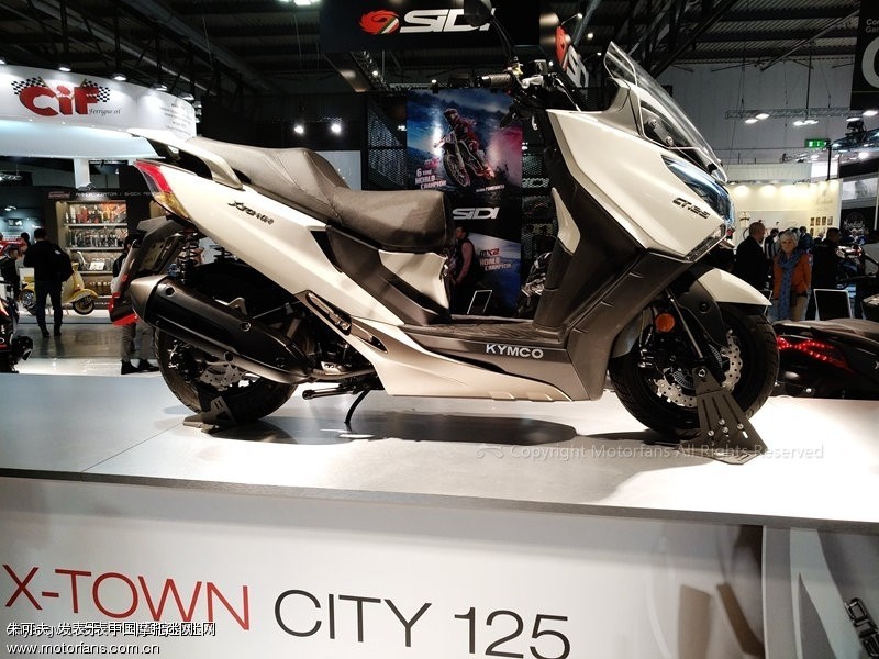 2019年就等光阳此款250踏板车了 [