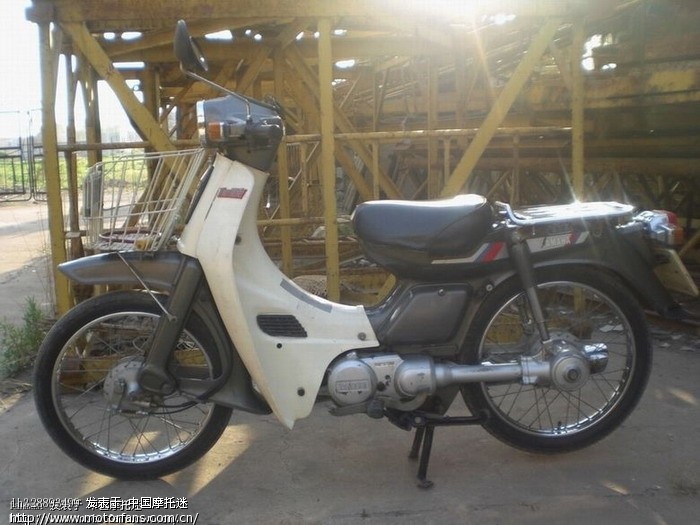 雅马哈摩托车有一款传动轴传动的,是老弯梁摩托车,谁知 .